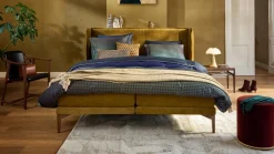 Hot M line Bed Element Vivid met gestoffeerde matrassen en Cool Motion topper curry