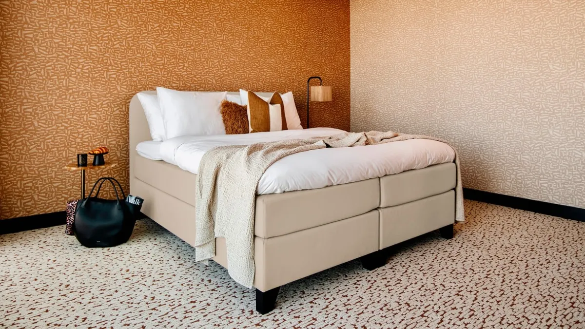 Outlet Valk Exclusief Hotelboxspring Essential met topper Comfort ecru