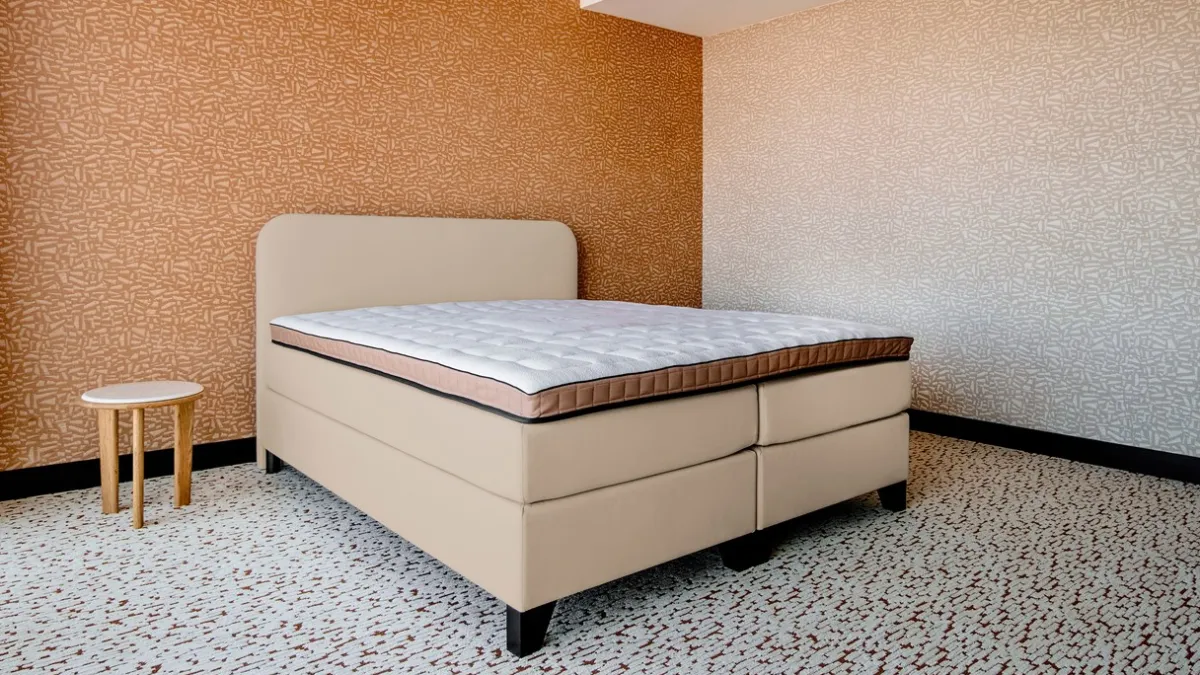 Outlet Valk Exclusief Hotelboxspring Essential met topper Comfort ecru